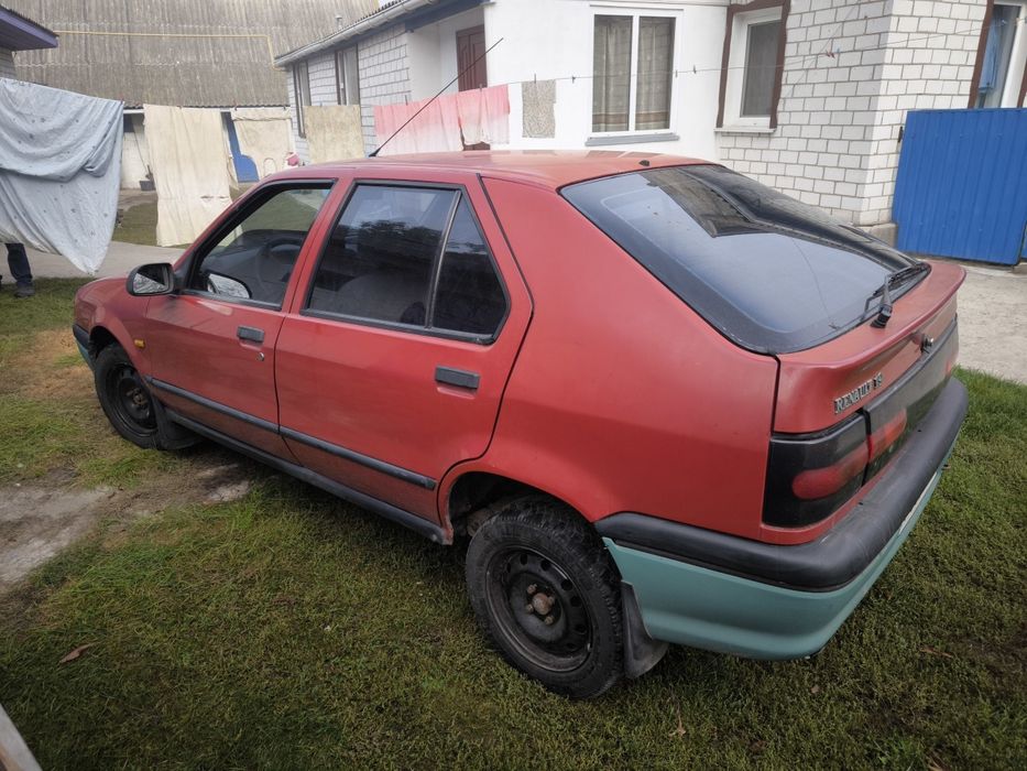 Renault 19 1993 року