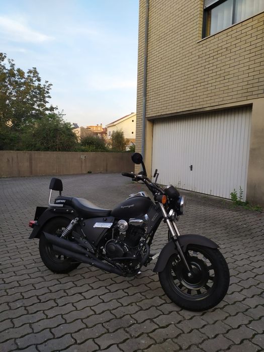 Keeway Superlight 125 para peças ou reparação 
Moto em muito bom estado estético. Motor avariado/partido. Documentos em dia.
Ideal para projeto, subst