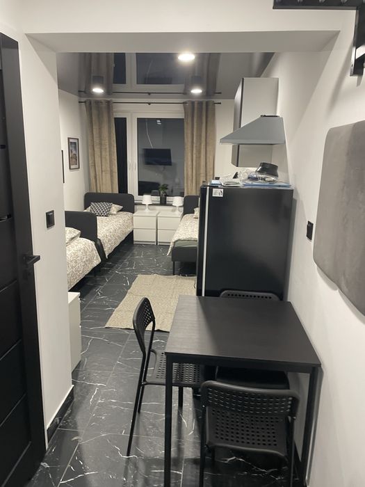 Pokoje z prywatną łazienką oraz kuchnią,  3 minuty od Umicore, Ionway