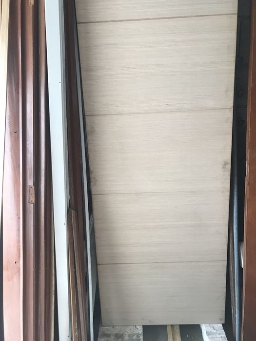 Porta em madeira de carvalho