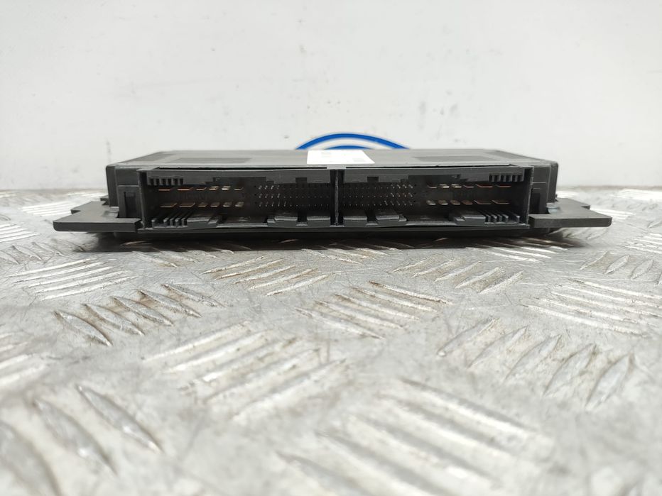Módulo Luzes Footwell BMW Serie 1 E81 E82 E87 E88 SERIE 3 E90 E91 E92 E92 LCM