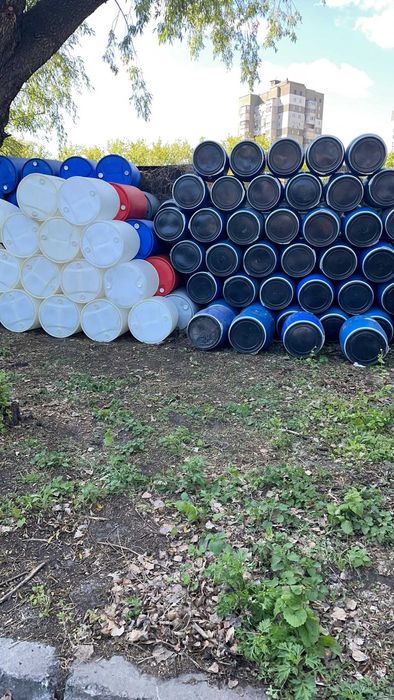 Бочка, тара, ємність пластикова Б/В 200л. ( під дві корки)