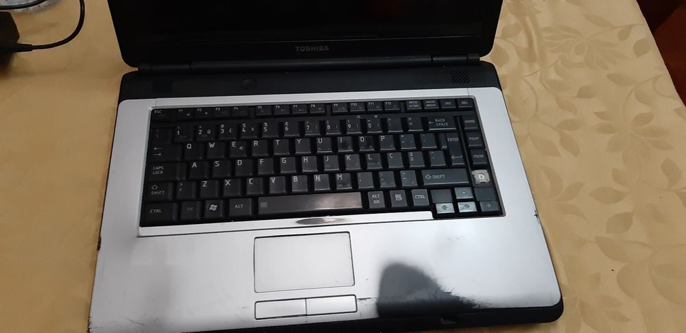 Portátil Toshiba Satellite L300