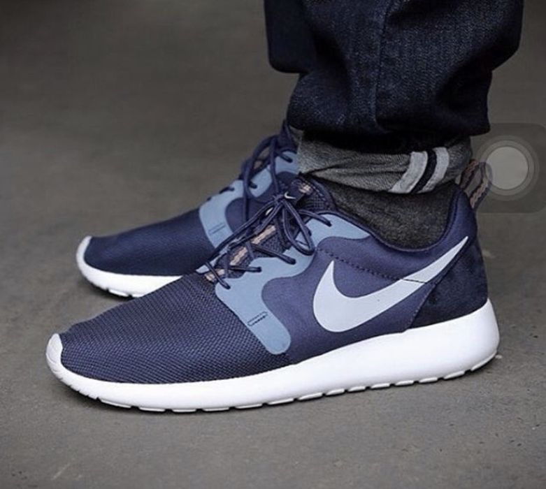 Nike lekkie buty sportowe granatowe na bialej  podeszwie 38,5