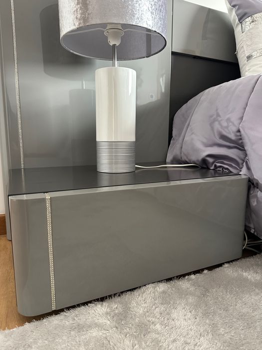 Quarto com cama de casal