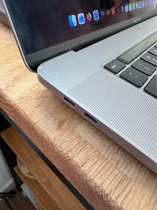 MacBook Pro 16” (2019) – i9, 32GB RAM, 1TB SSD