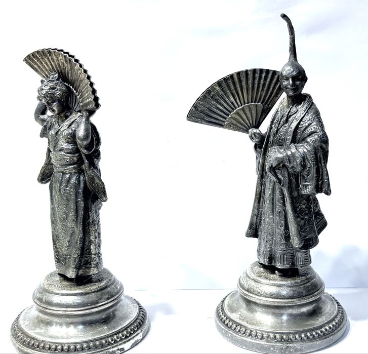 Par de raros antigos paliteiros figurativos japoneses WMF - Gueixa e Shogun com leques - em casquinha