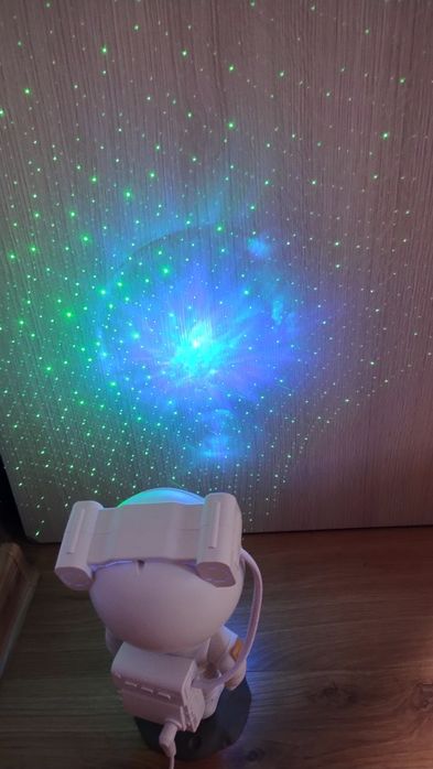 Projektor gwiazd robot