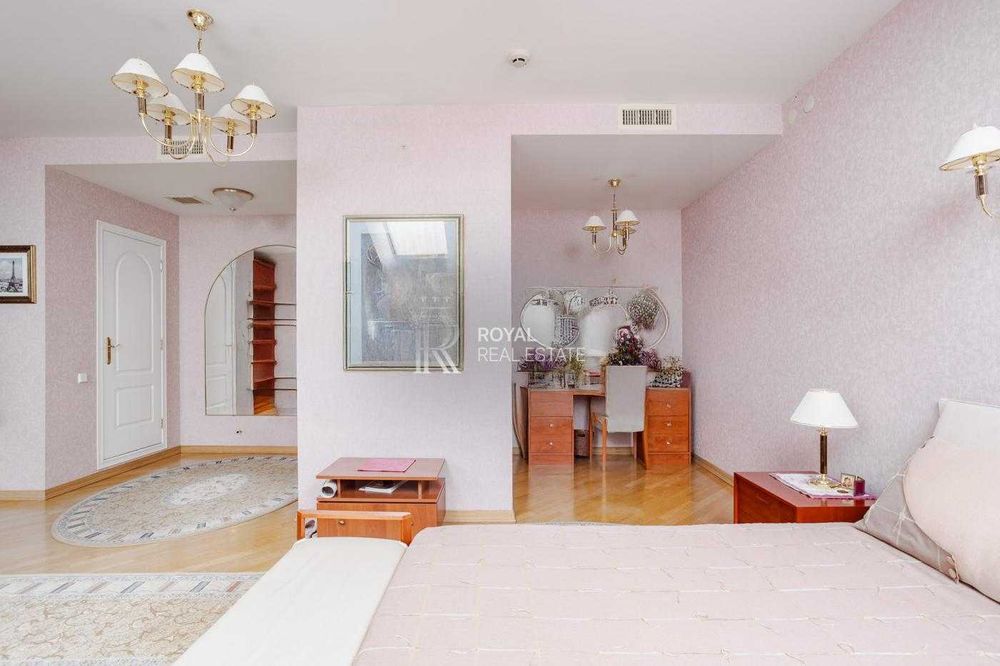 Продаж Квартира 5кім. 325м2 вул. Софіївська Дворівнева Газ Метро