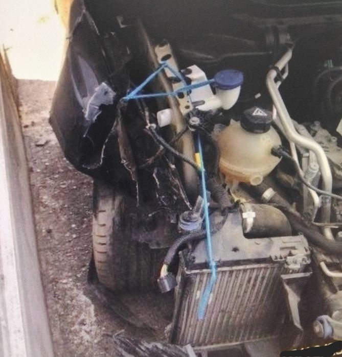 vendo Peugeot 308 II 1.6 HDI 100CV de 2017 acidentado salvado