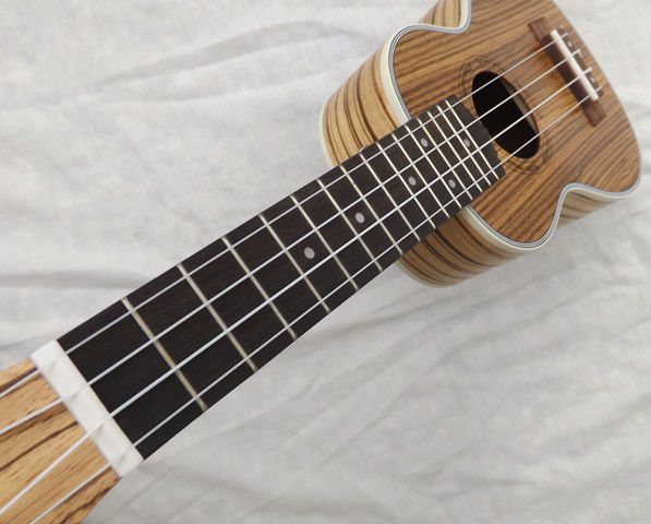 Ukulele soprano madeira de zebrano