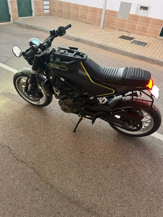 Husqvarna Svartpilen 401