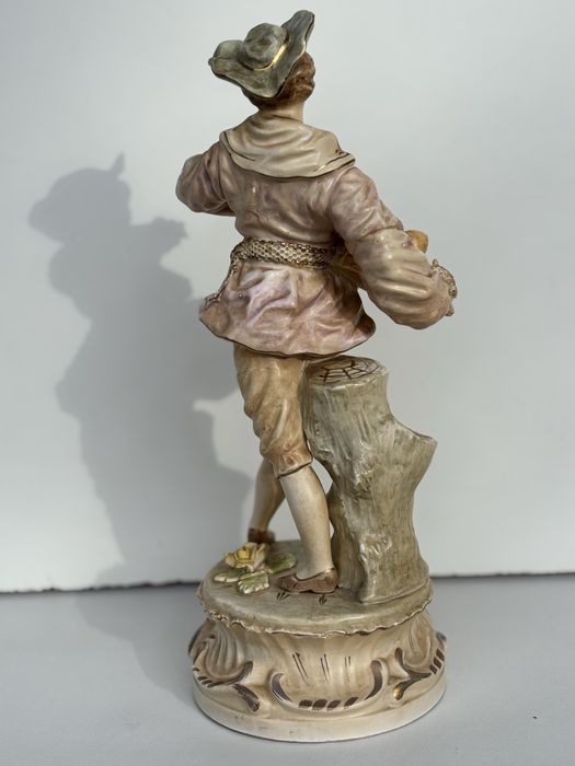 Figurka (Ceramika)wys 32 cm ,stan bardzo dobry