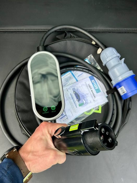 Зарядний пристрій для американських електромобілів