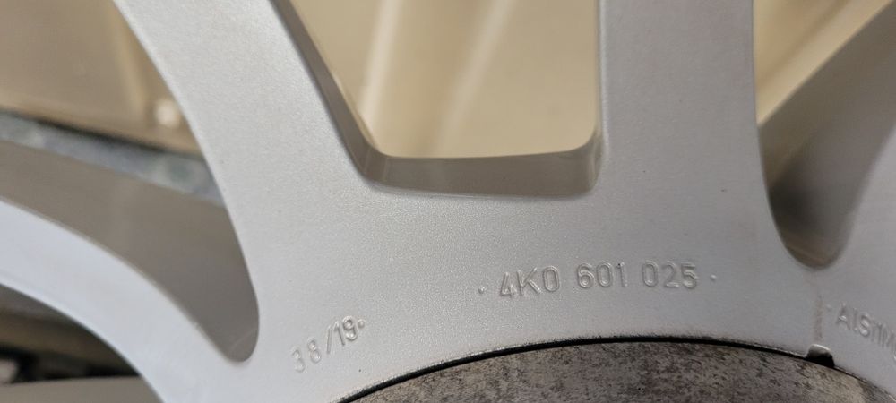 Alufelgi kola Audi 5x112  225 60 r 17