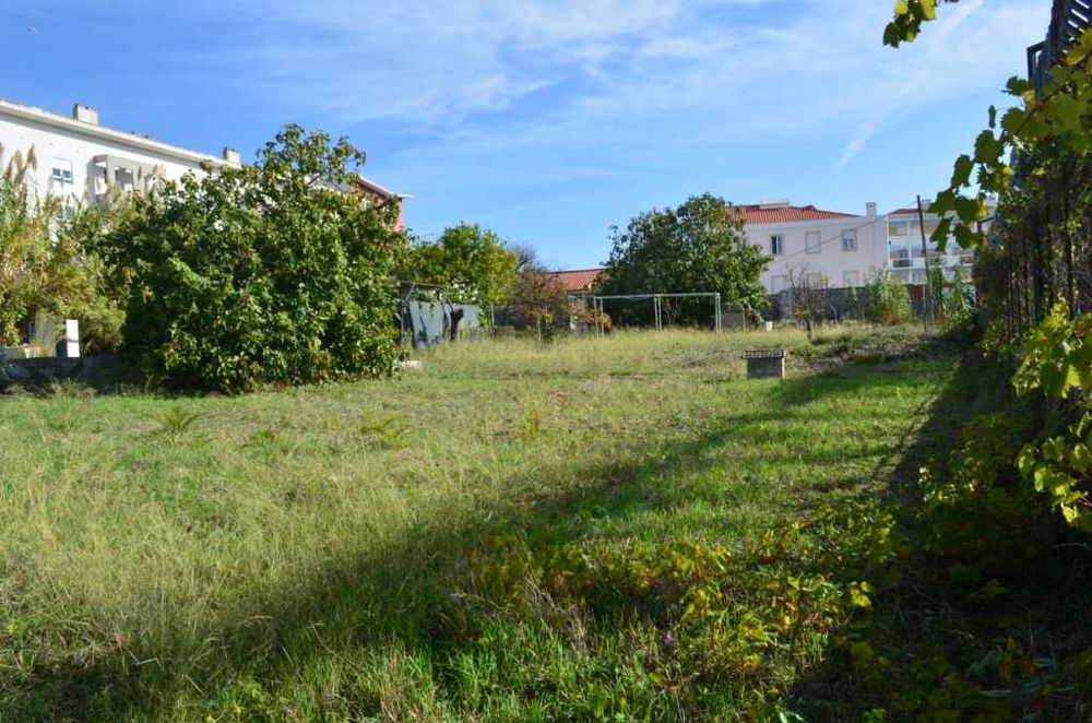 Vende-se Terreno na Ajuda - Lisboa | VENDA PARTICULAR