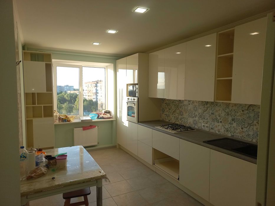 Корпусні меблі на замовлення. Кухні, шафи-купе, вітальні, дітячі меблі