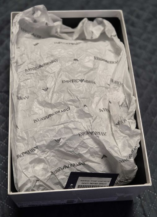 Sapatos Emporio Armani modelo XYC001 nº 32 pretos