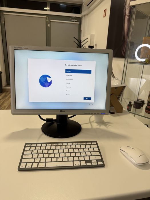 Vendo pc lenovo + monitor + rato e teclado