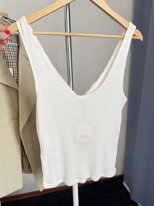 Трикотажний топ ZARA L трикотажний топ з кружевом та відкритими плечима у розмірі L