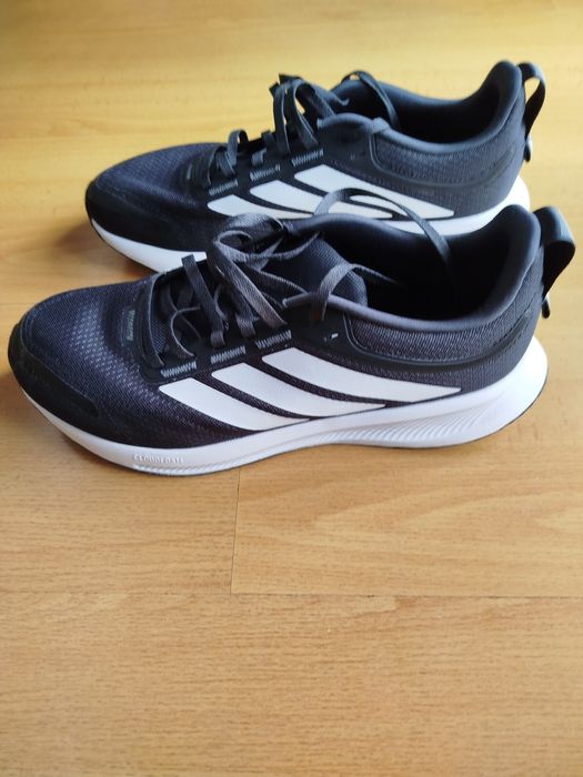 Tênis corrida adidas