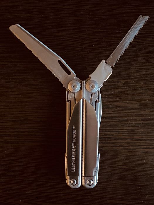 Мультитул Лезерман Сурдж