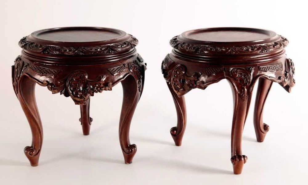 Mesa de apoio em madeira exótica