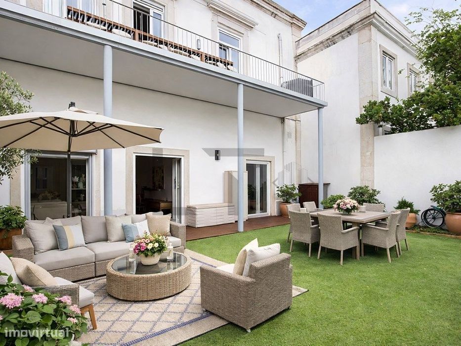 Apartamento T3+1 com Jardim Privado no Palácio Vila Garcia para Ven...