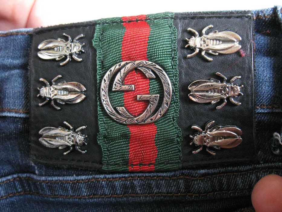 Продам джинсы Gucci пояс 34.5 размер 25