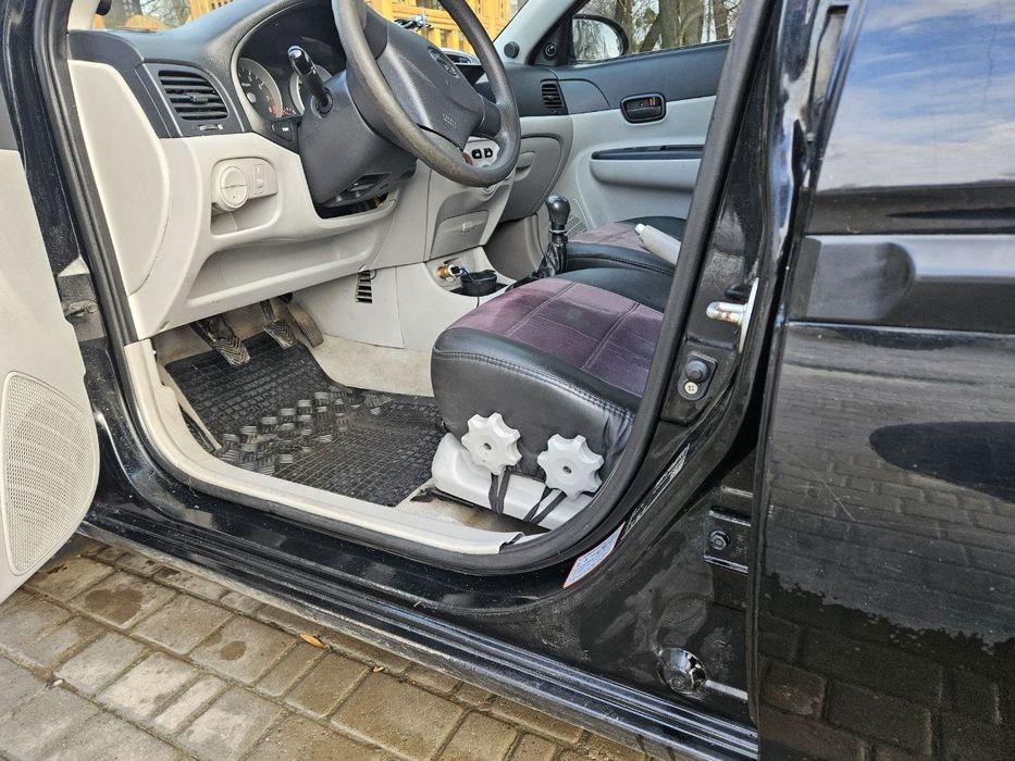 Продам машину,хюндай акцент 2009