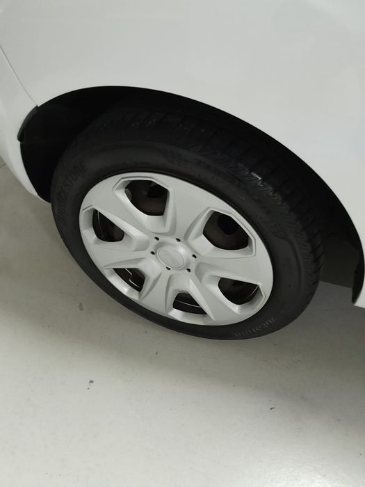 Ford fiesta branco