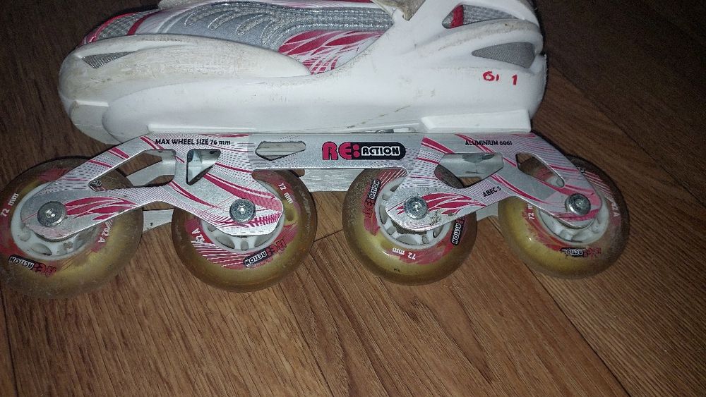 продам роликові ковзани