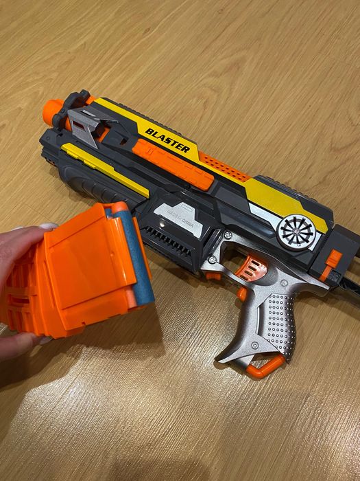 Автомат ньорф blaster з магазином