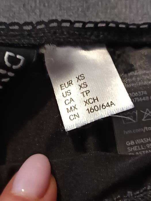 Dziewczęca krótka spódniczka,