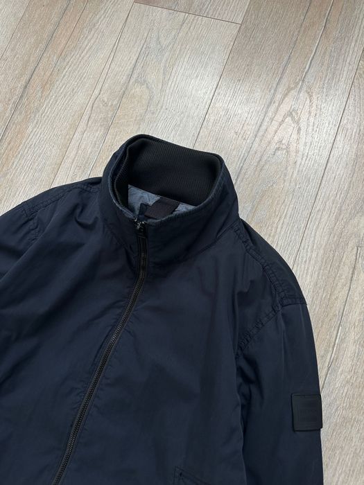 Куртка hugo boss M размер