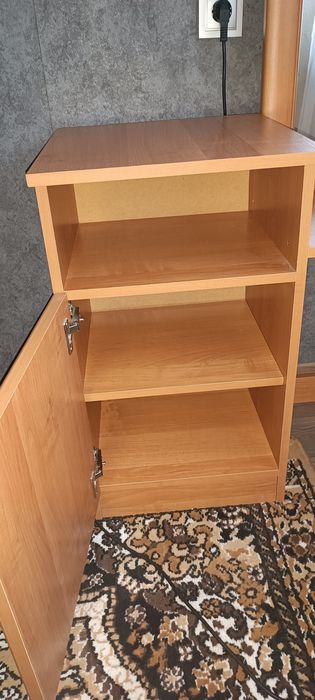 Туалетний столик з дзеркалом