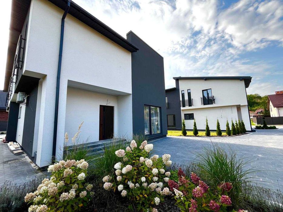 Продаж котеджу з новим сучасним ремонтом в Брюховичах вул. Під Осовою