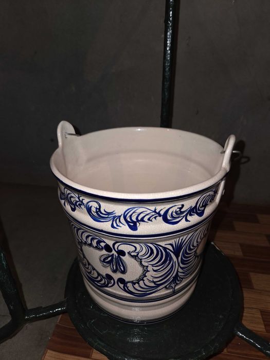 Antiguidade - Lavatório antigo em cerâmica com suporte