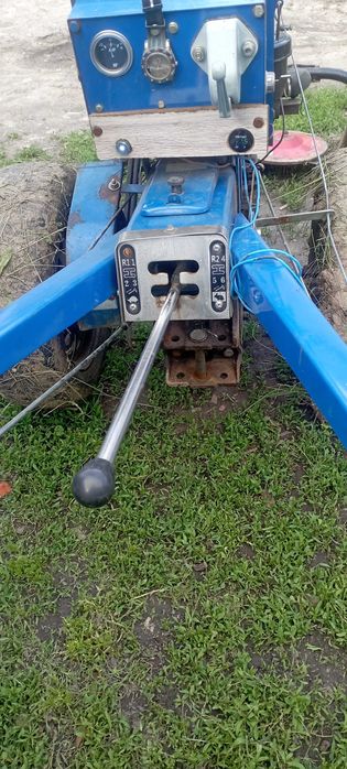 Зубр мотоблок,прицеп,все в комплекті