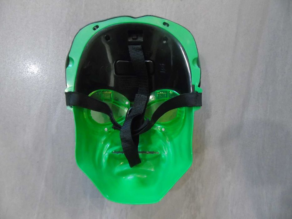 Hasbro Avengers Świecąca maska Hulka