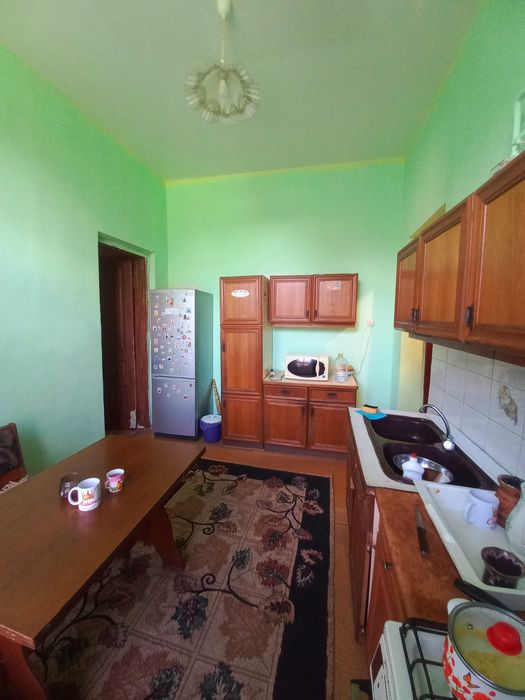 Продам 5-кімнатну квартиру 236.1 м² (2 квартири: 2к + 3к), 1 поверх, підвал