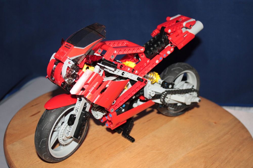 Lego Technic 8420 Uliczny ścigacz