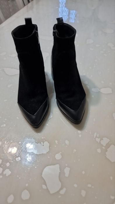 Чобітки жіночі 38 розмір