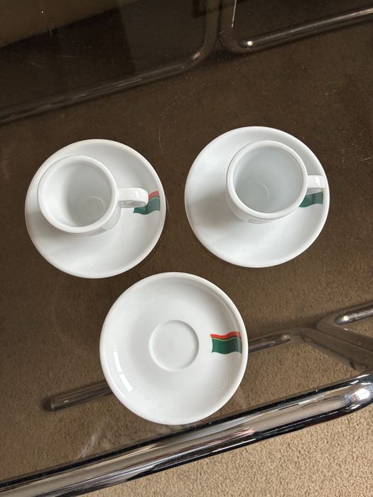 Chavenas de cafe + pires Delta