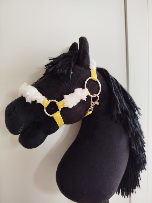 Kantar z futerkiem dla hobby horse
