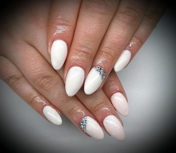 Paznokcie ,pedicure rzesy makijaż