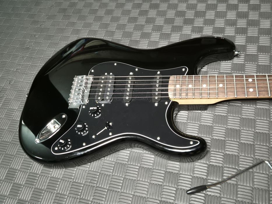 Fender Standard Stratocaster