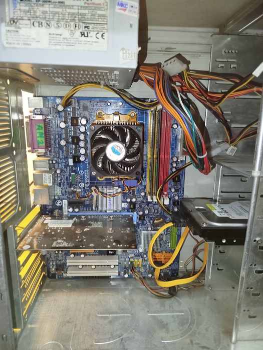 Системный блок на AMD , 4 ядра , 4 Гб , 320 Гб.