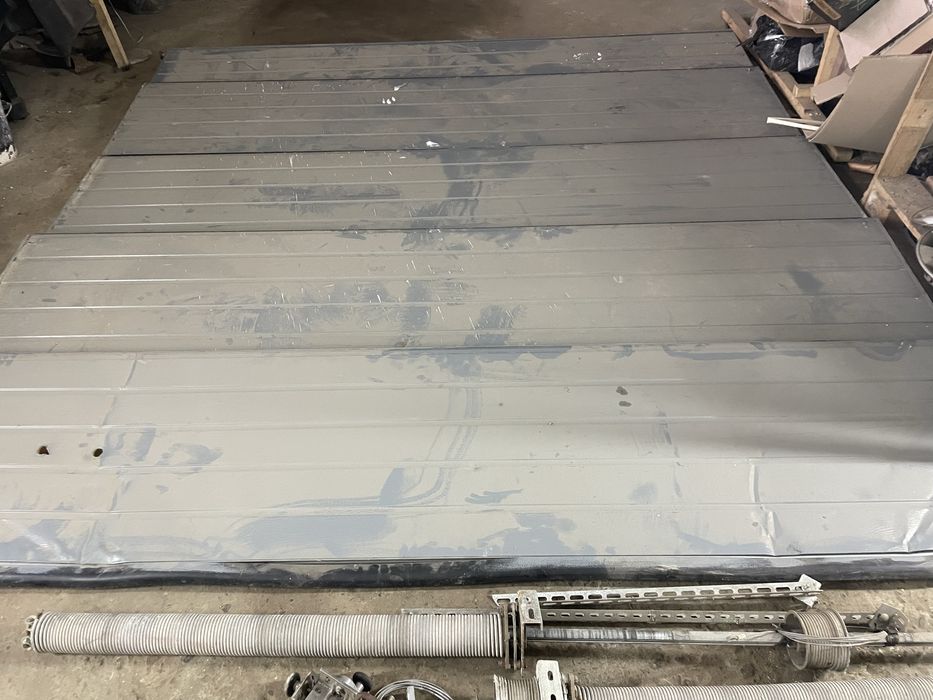 Гаражні ворота , секційні ворота