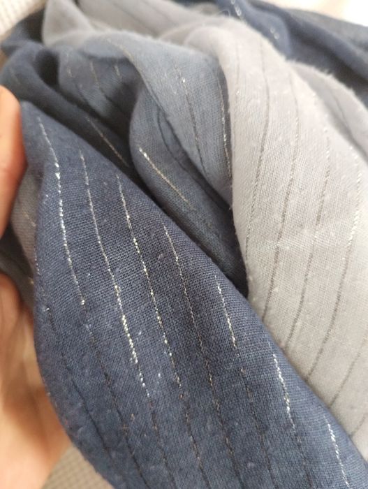 Szal chusta apaszka szara ombre ze srebrną nitką